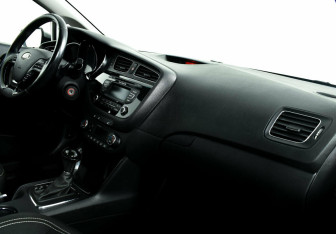 Подержанный автомобиль Kia Ceed Hatchback 2013 года (6 фото)