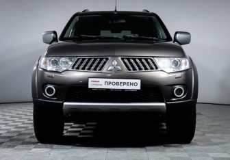 Подержанный автомобиль Mitsubishi Pajero Sport 2012 года (2 фото)