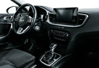 Подержанный автомобиль Kia Ceed Wagon 2021 года (8 фото)