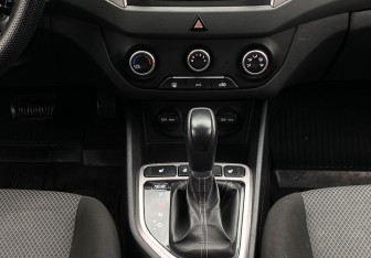 Подержанный автомобиль Hyundai Creta 2019 года (13 фото)
