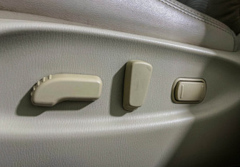 Подержанный автомобиль Infiniti Q70 2015 года (15 фото)