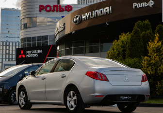 Подержанный автомобиль Peugeot 508 Sedan 2012 года (5 фото)