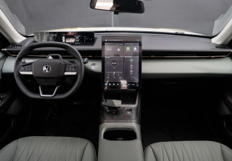 Подержанный автомобиль Changan Lamore 2024 года (20 фото)