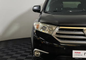 Подержанный автомобиль Toyota Highlander 2013 года (15 фото)