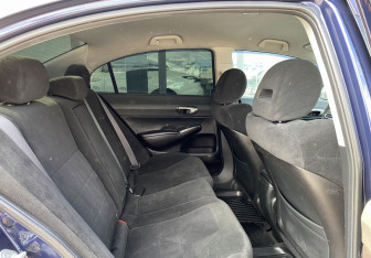 Подержанный автомобиль Honda Civic Sedan 2008 года (21 фото)