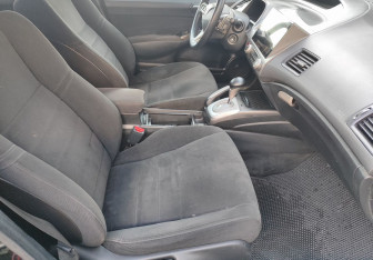 Подержанный автомобиль Honda Civic Sedan 2008 года (9 фото)