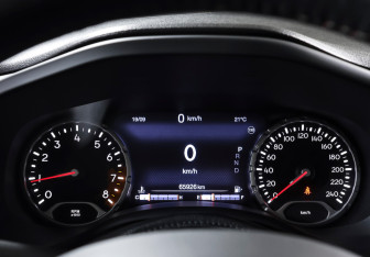 Подержанный автомобиль Jeep Renegade 2016 года (15 фото)