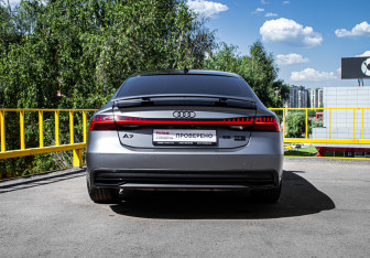 Подержанный автомобиль Audi A7 2018 года (5 фото)