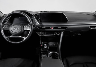 Подержанный автомобиль Hyundai Sonata 2019 года (12 фото)