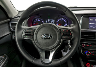 Подержанный автомобиль Kia Optima Sedan 2017 года (26 фото)