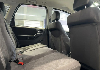 Подержанный автомобиль Opel Meriva 2007 года (12 фото)