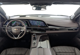 Подержанный автомобиль Cadillac Escalade Suv 2023 года (14 фото)