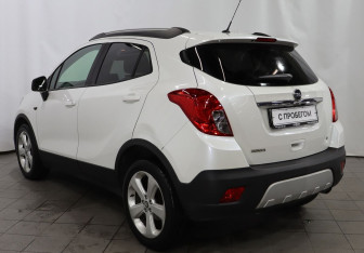 Подержанный автомобиль Opel Mokka 2013 года (6 фото)