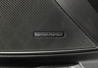 Подержанный автомобиль BMW M3 Sedan 2025 года (23 фото)