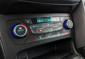 Подержанный автомобиль Ford Focus Wagon 2018 года (21 фото)