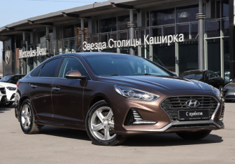 Подержанный автомобиль Hyundai Sonata 2017 года (20 фото)