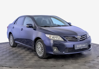 Подержанный автомобиль Toyota Corolla Sedan 2012 года (3 фото)