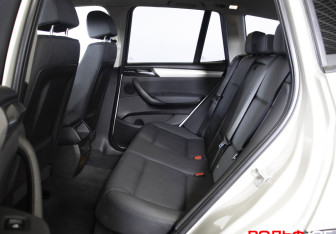 Подержанный автомобиль BMW X3 2013 года (10 фото)