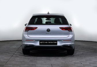 Подержанный автомобиль Volkswagen Golf Hatchback 2020 года (4 фото)