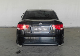 Подержанный автомобиль Kia Cerato Sedan 2013 года (5 фото)