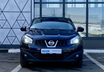 Подержанный автомобиль Nissan Qashqai 2012 года (2 фото)