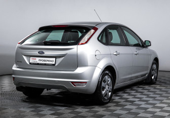 Подержанный автомобиль Ford Focus Hatchback 2010 года (5 фото)