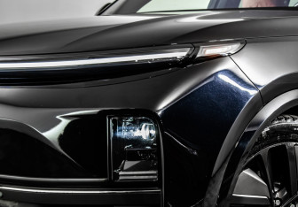 Подержанный автомобиль LiXiang L9 2023 года (24 фото)