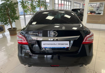 Подержанный автомобиль Nissan Teana 2014 года (6 фото)