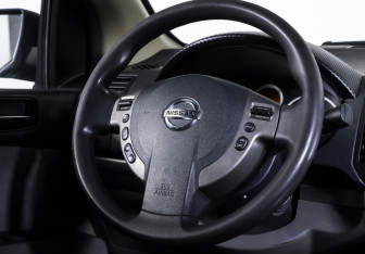 Подержанный автомобиль Nissan Sentra Sedan 2008 года (13 фото)