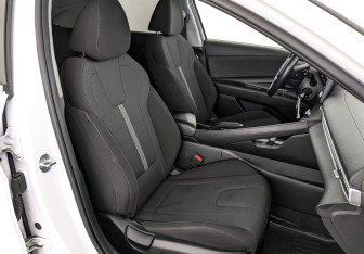 Подержанный автомобиль Hyundai Elantra Sedan 2021 года (24 фото)