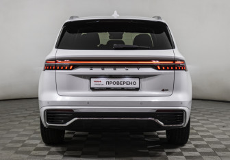 Подержанный автомобиль Geely Monjaro 2023 года (6 фото)