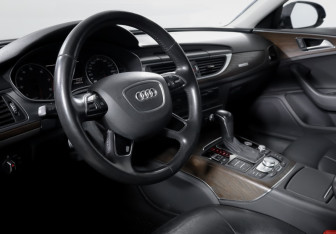 Подержанный автомобиль Audi A6 Sedan 2016 года (14 фото)