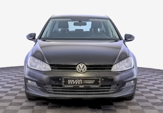 Подержанный автомобиль Volkswagen Golf Hatchback 2013 года (2 фото)