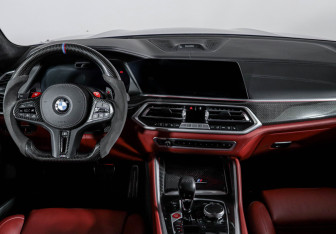 Подержанный автомобиль BMW X5 M 2022 года (12 фото)