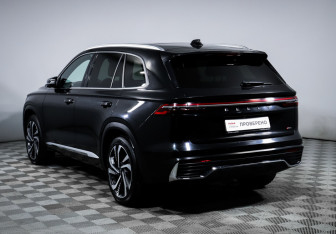 Подержанный автомобиль Geely Monjaro 2023 года (7 фото)