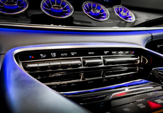 Подержанный автомобиль Mercedes-Benz AMG GT Liftback 2021 года (27 фото)