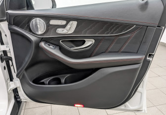 Подержанный автомобиль Mercedes-Benz GLC AMG 2017 года (29 фото)