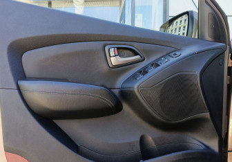 Подержанный автомобиль Hyundai ix35 2013 года (11 фото)