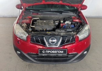 Подержанный автомобиль Nissan Qashqai 2012 года (9 фото)