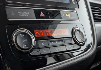 Подержанный автомобиль Mitsubishi Outlander 2019 года (21 фото)