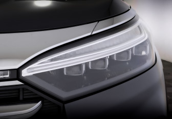 Подержанный автомобиль Exeed VX 2023 года (17 фото)