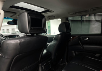 Подержанный автомобиль Infiniti QX56 2013 года (17 фото)