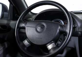 Подержанный автомобиль Chevrolet Lacetti Sedan 2010 года (12 фото)