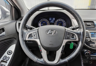 Подержанный автомобиль Hyundai Solaris Sedan 2016 года (12 фото)