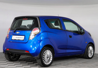 Подержанный автомобиль Chevrolet Spark 2012 года (4 фото)