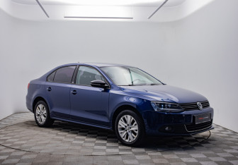 Подержанный автомобиль Volkswagen Jetta Sedan 2014 года (3 фото)