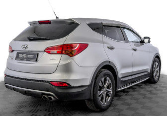 Подержанный автомобиль Hyundai Santa Fe 2012 года (5 фото)