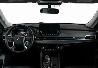 Подержанный автомобиль Mitsubishi Outlander 2021 года (7 фото)