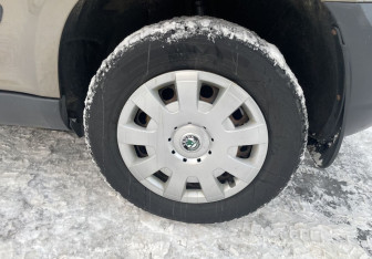 Подержанный автомобиль Skoda Yeti 2011 года (12 фото)