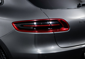 Подержанный автомобиль Porsche Macan 2014 года (17 фото)